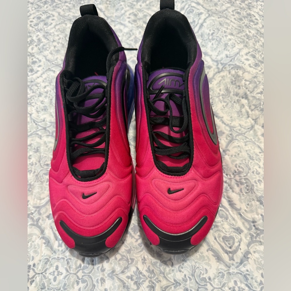 Nike Women's Fuchsia and Violet Sneakers